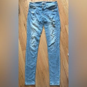 Women’s 711 Levi distressed jeans, size 27